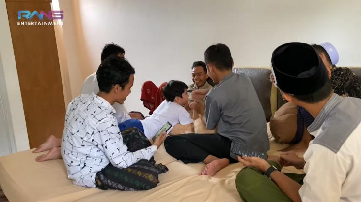 Rafathar pesantren © YouTube