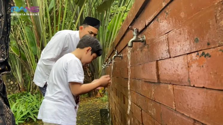 Rafathar pesantren © YouTube