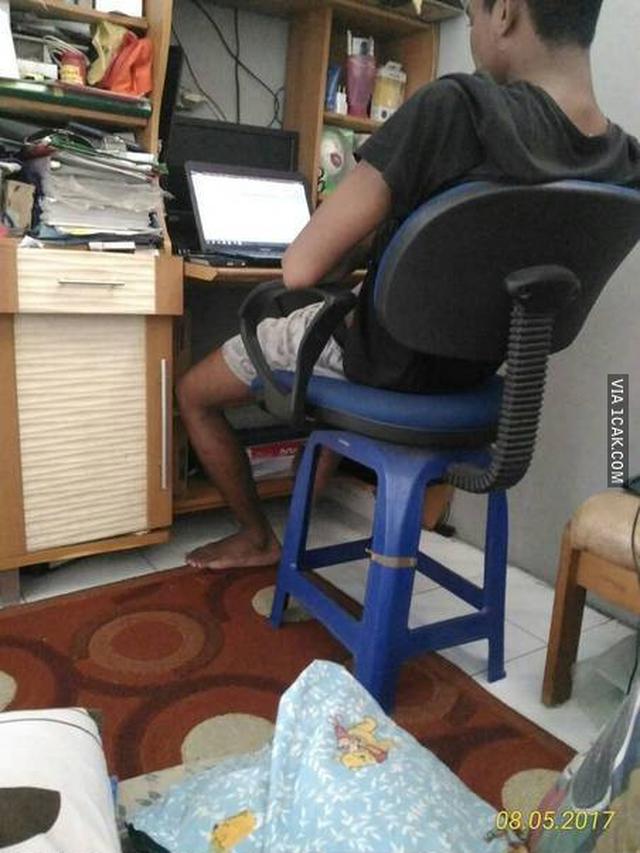 kursi gaming low budget © berbagai sumber