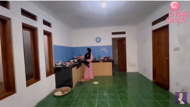 potret rumah dinar candy di kampung halaman © YouTube potret rumah dinar candy di kampung halaman © YouTube