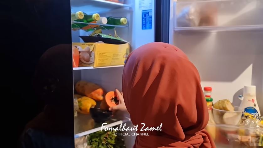 11 Cara Fikoh LIDA menata kulkas, bersih dan muat banyak