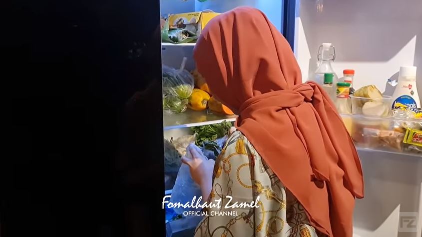 11 Cara Fikoh LIDA menata kulkas, bersih dan muat banyak
