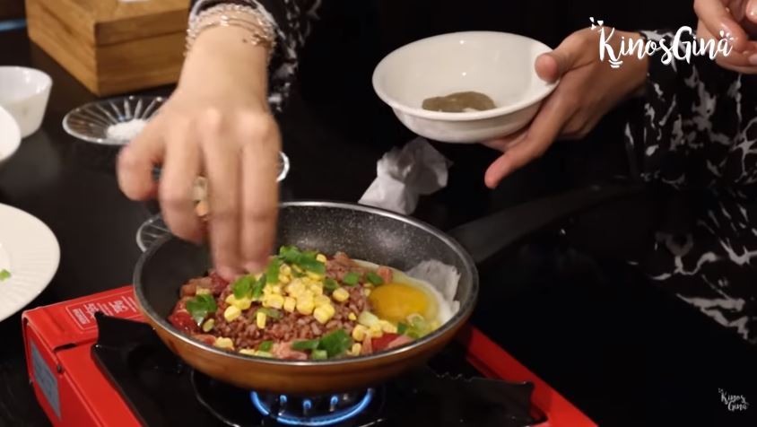 13 Trik Nycta Gina masak beef rice hotplate, pakai bahan sehat
