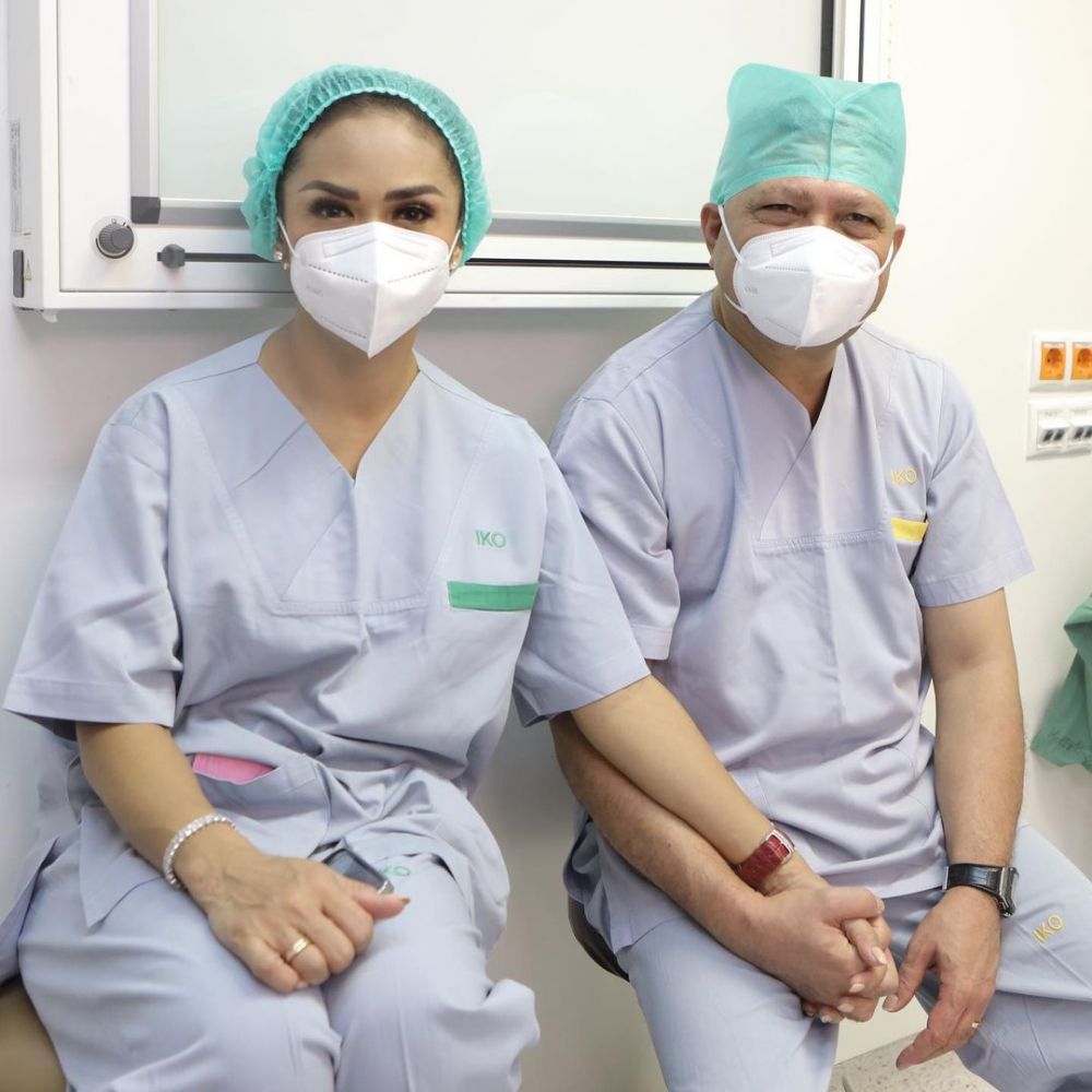 krisdayanti dan raul lemos dampingi kellen sunat © instagram