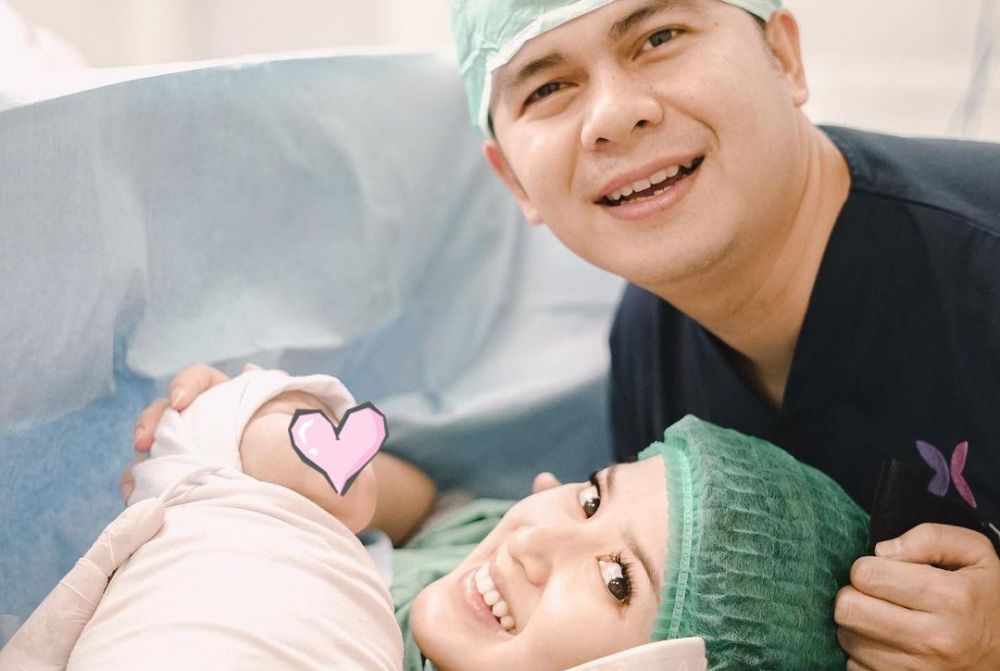 11 Momen Rosiana Dewi melahirkan anak pertama, namanya unik