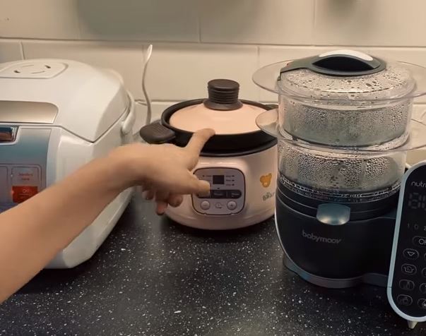 10 Alat dapur ini digunakan Syahnaz Sadiqah saat masak MPASI, praktis