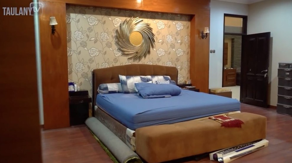 potret isi dalam rumah Andre Taulany © berbagai sumber