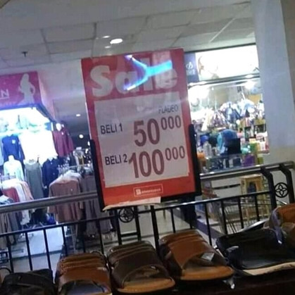 pengumuman nyeleneh di toko bikin mikir dua kali © berbagai sumber