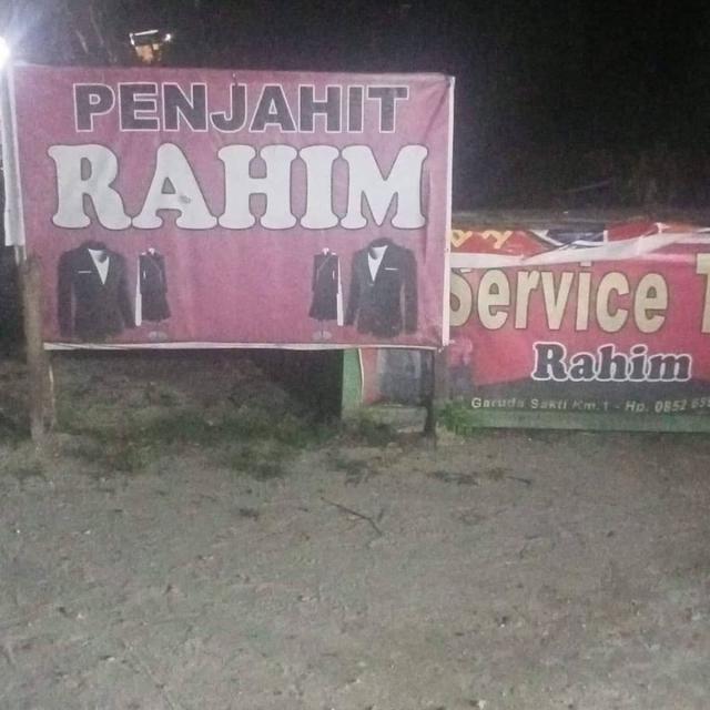 nama tempat usaha nyeleneh pol © berbagai sumber