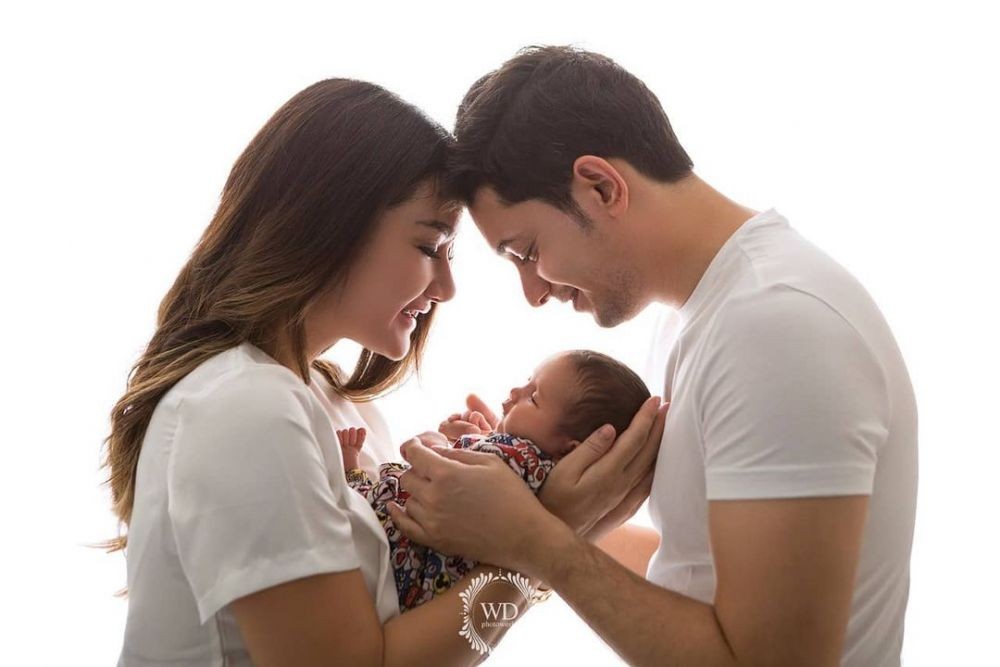 pesinetron pemotretan newborn baby © Instagram