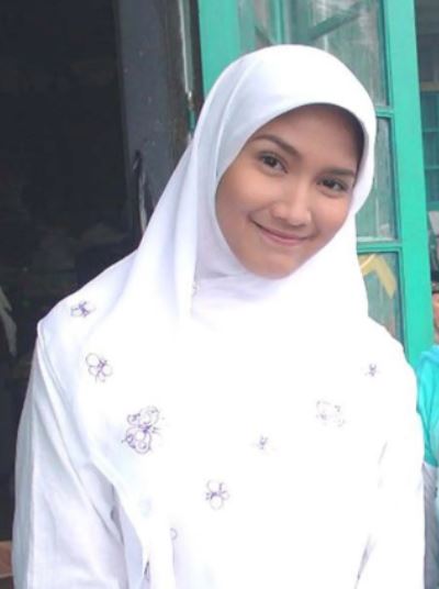 transformasi Aulia Sarah KKN Desa Penari Berbagai sumber