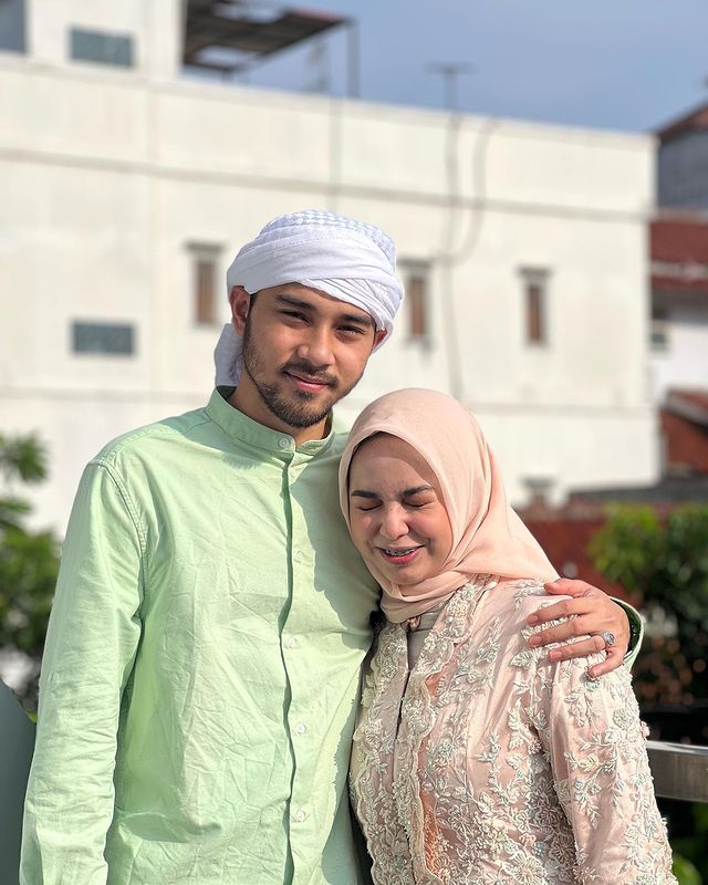 Achmad Megantara dan istri © berbagai sumber