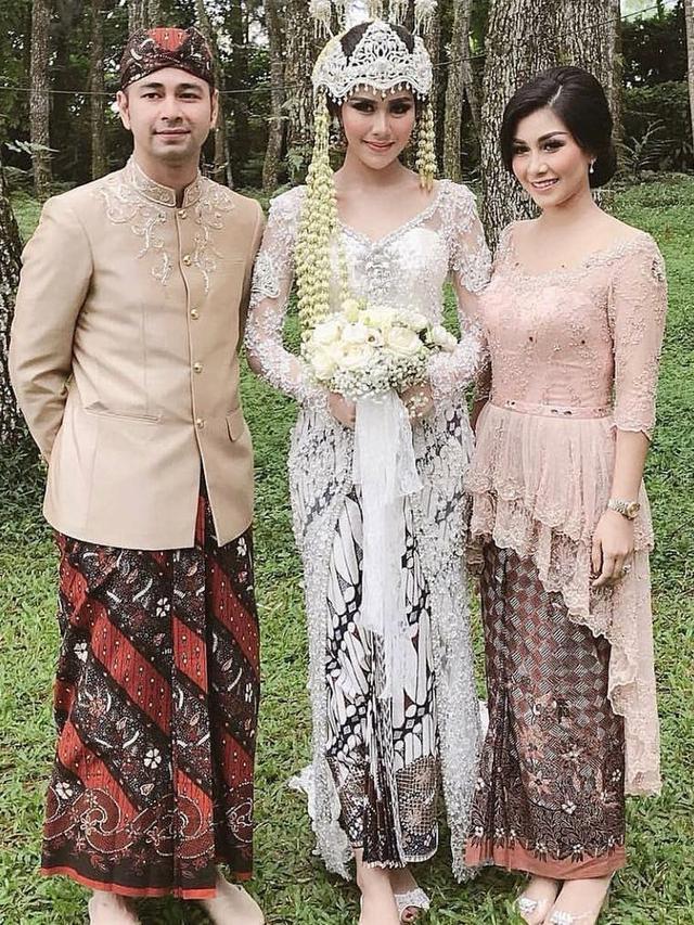 adu gaya seleb hadiri pernikahan adik © berbagai sumber adu gaya seleb hadiri pernikahan adik © berbagai sumber