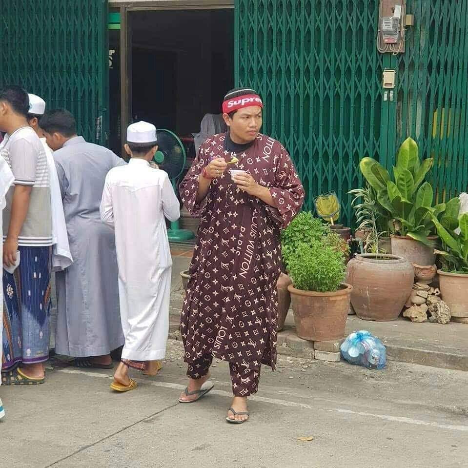 orang pakai lv kw © berbagai sumber