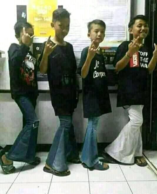 kompakan baju sama bestie © berbagai sumber kompakan baju sama bestie © berbagai sumber