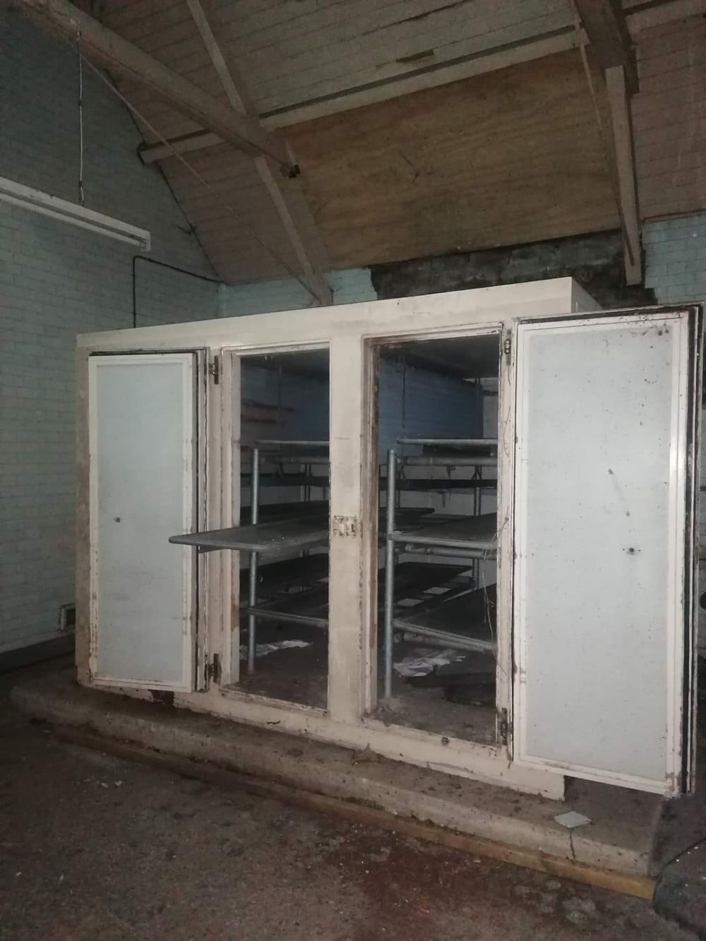 rumah terbengkalai bekas kamar mayat © Facebook