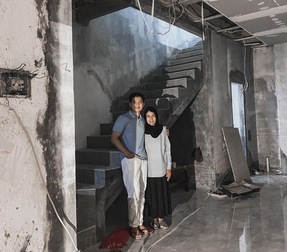 potret kenangan Kiki Farrel dan ibu © Instagram