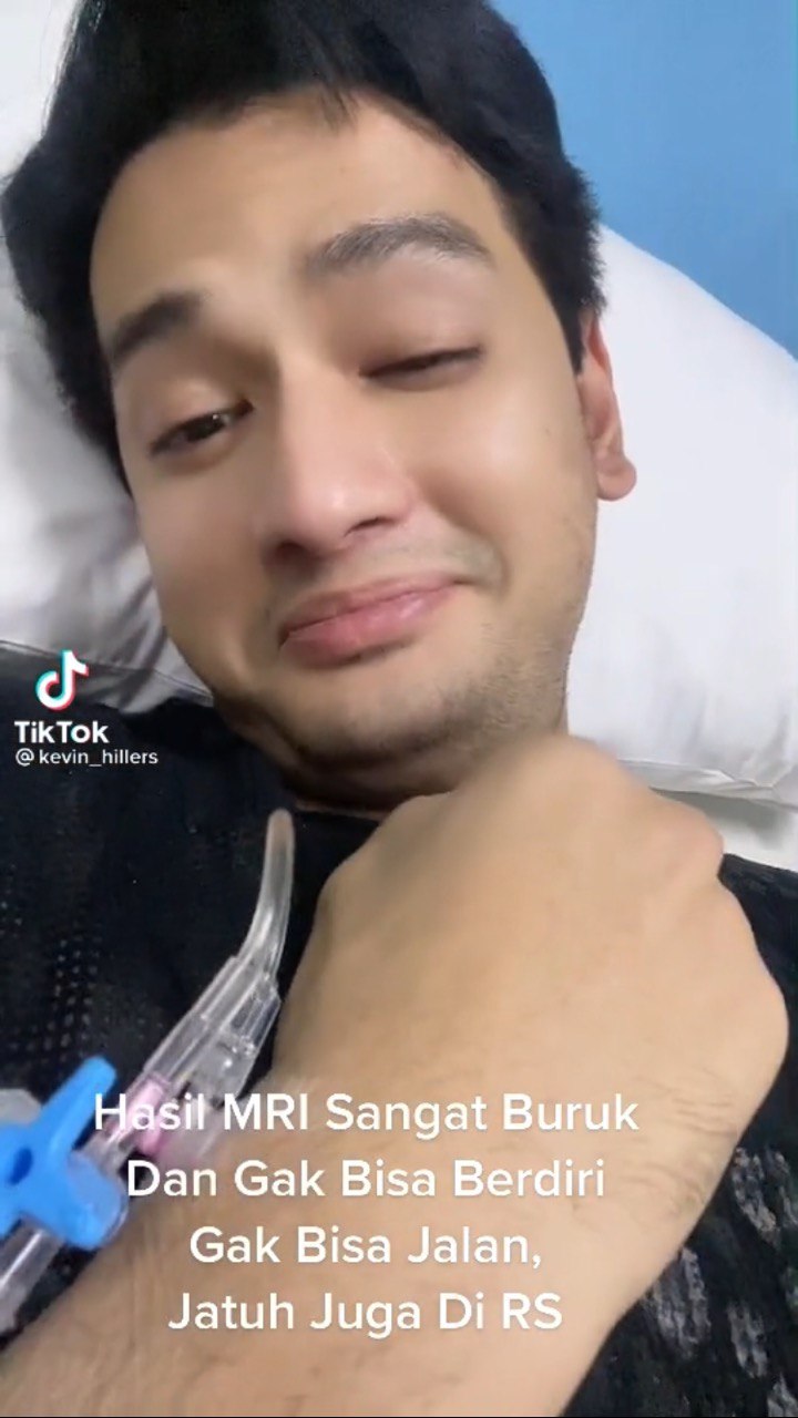 Kevin Hillers alami saraf kejepit © berbagai sumber