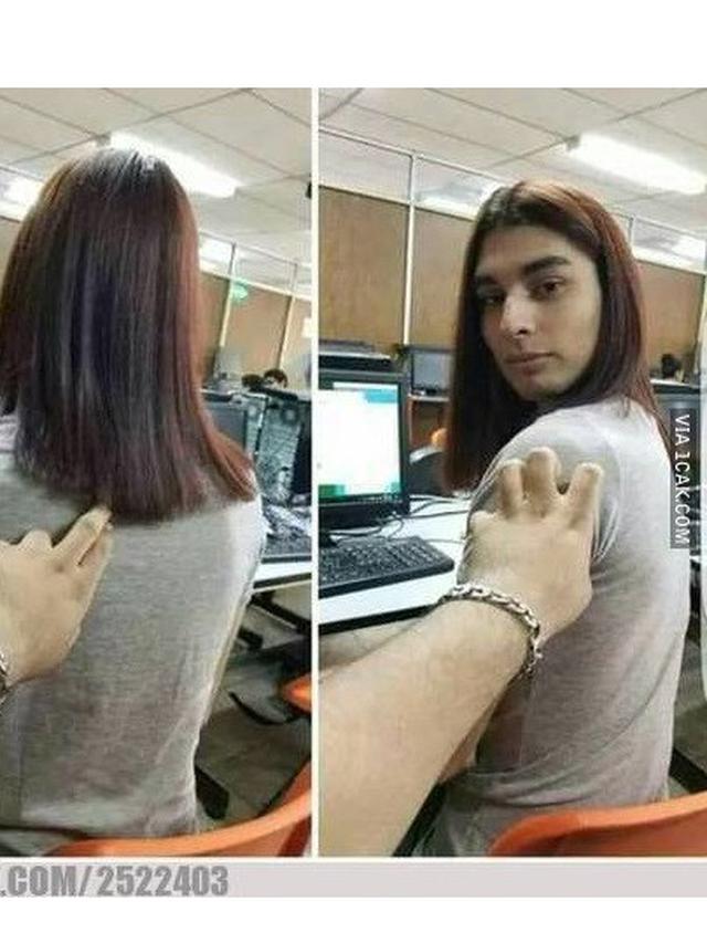 cowok gondrong di tempat umum © berbagai sumber