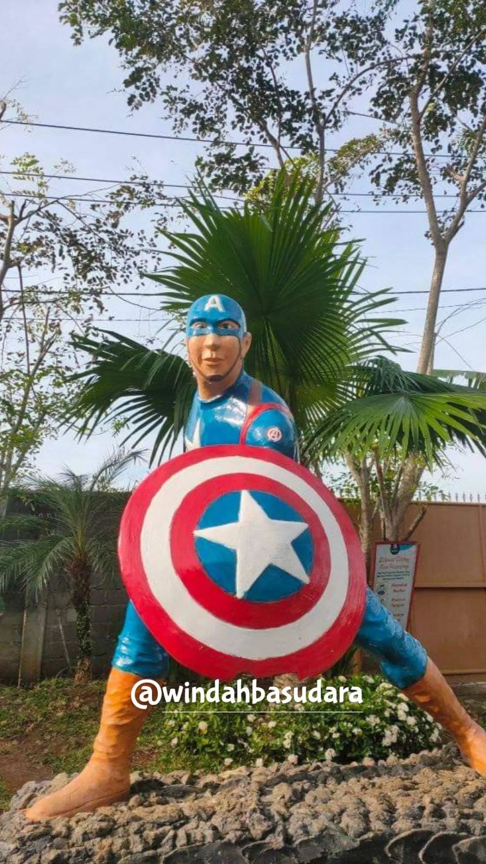 11 Potret kocak patung superhero Marvel, bikin senyum terus