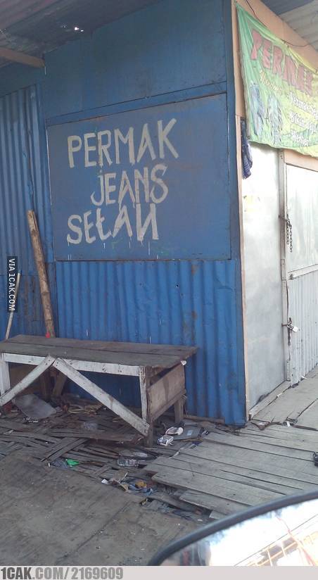 pejahit lucu abis spanduknya © berbagai sumber