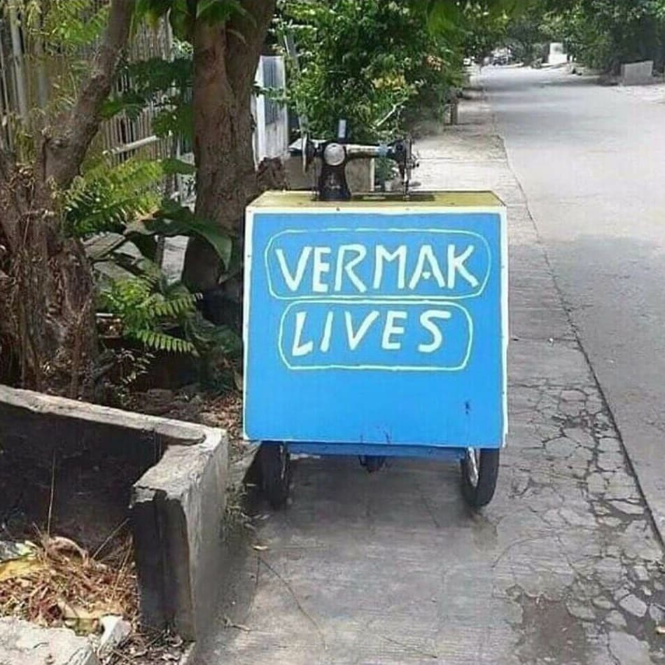 pejahit lucu abis spanduknya © berbagai sumber