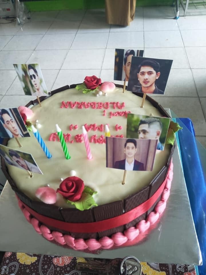 hiasan kue ulang tahun nyeleneh © berbagai sumber hiasan kue ulang tahun nyeleneh © berbagai sumber