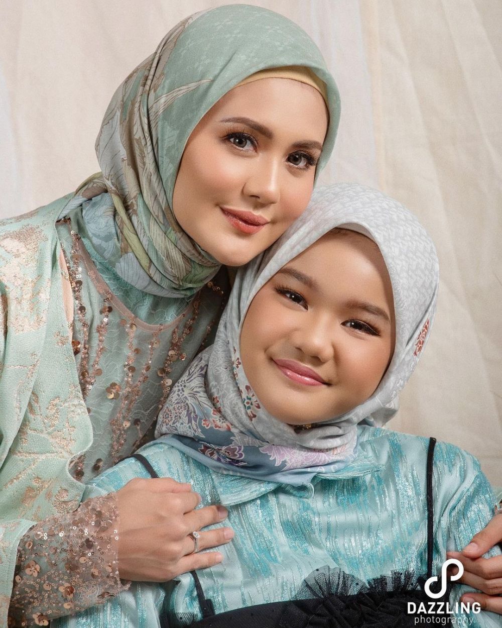 Pemotretan Juliana Moechtar dengan putri sambung © Instagram