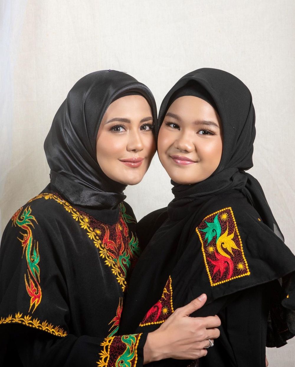 Pemotretan Juliana Moechtar dengan putri sambung © Instagram