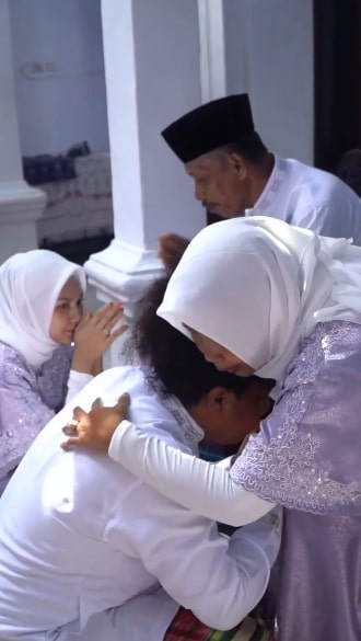 kedekatan Indah Permatasari dengan mertua © berbagai sumber