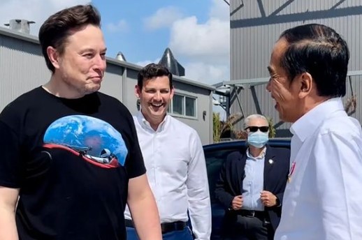 9 Momen Elon Musk bertemu Jokowi, gaya santai bos Tesla tuai atensi
