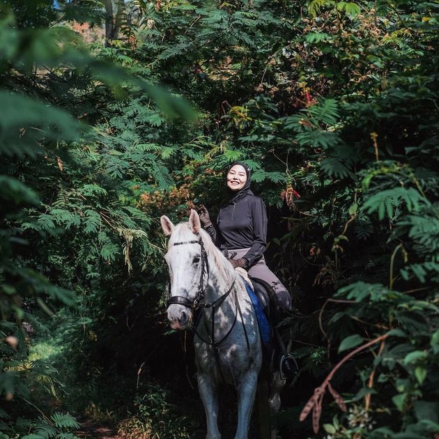 penampilan terbaru Dara Arafah © Instagram