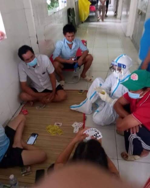 tempat orang istirahat malah absurd © berbagai sumber tempat orang istirahat malah absurd © berbagai sumber