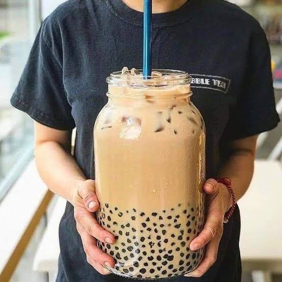 orang bikin minuman kok lucu © berbagai sumber