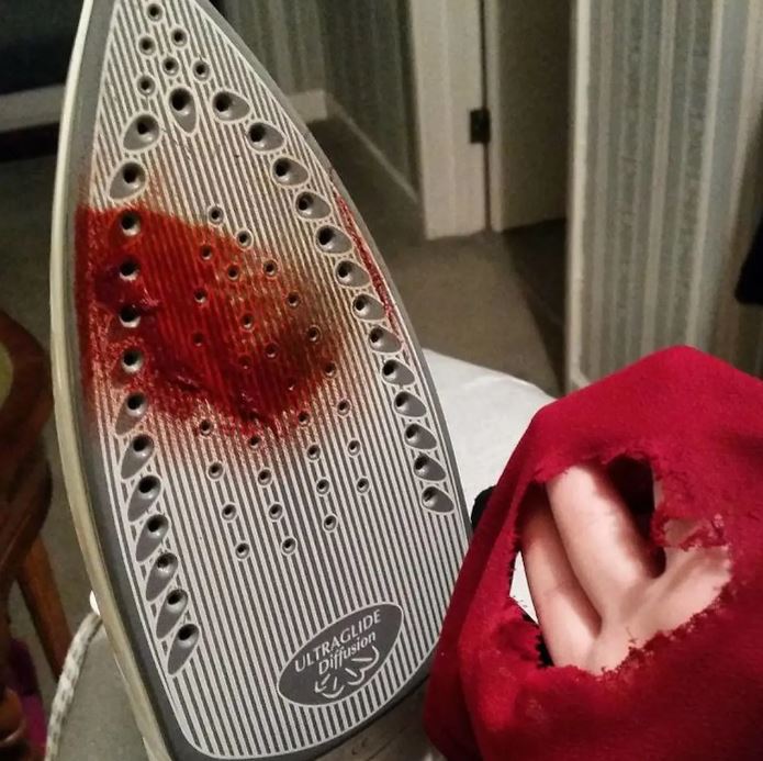 momen pas nyetrika malah lucu © berbagai sumber