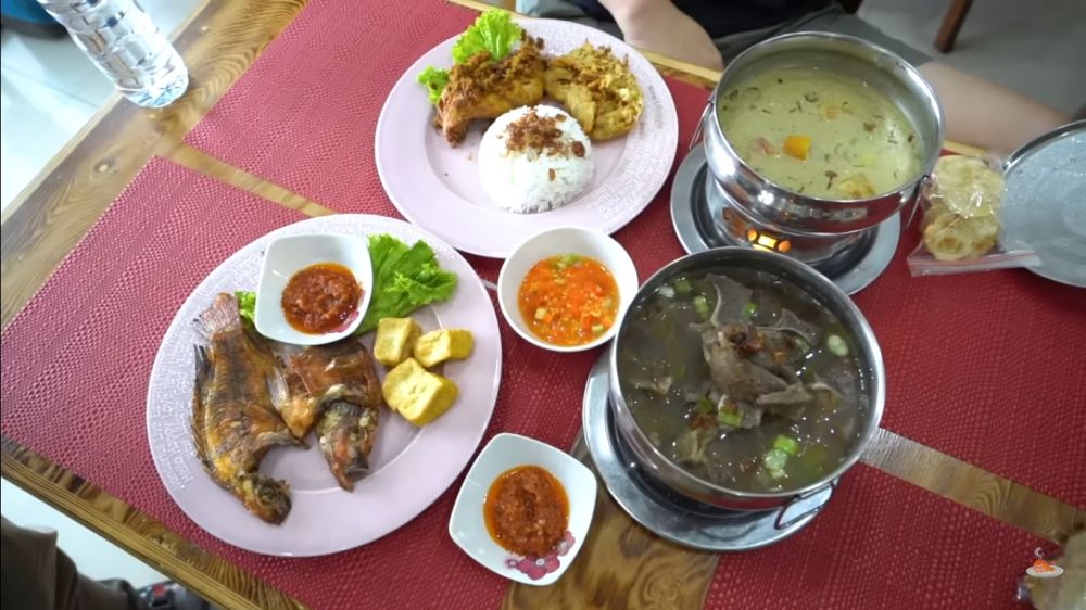 11 Potret warung makan sederhana Suti Karno, sajikan hidangan lokal