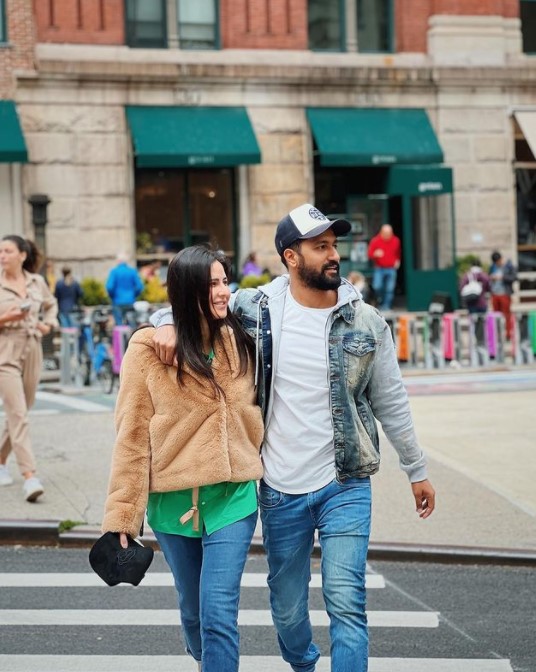 Katrina Kaif dan Vicky Kaushal di New York berbagai sumber