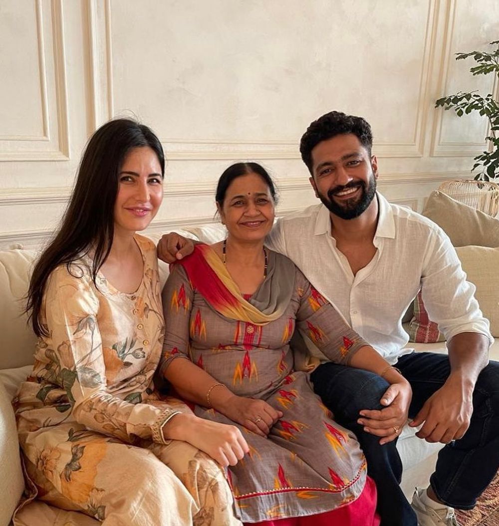 Katrina Kaif dan Vicky Kaushal di New York berbagai sumber