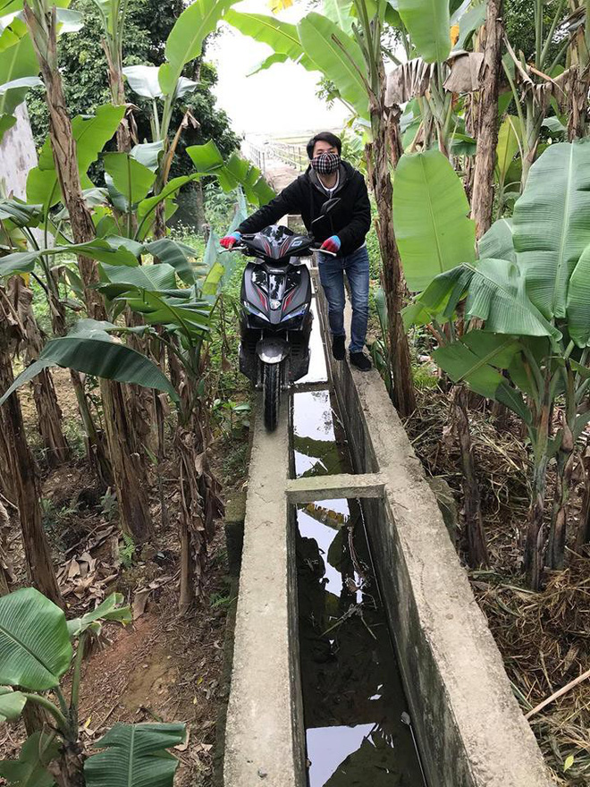 naik motor tapi tempatnya nyeleneh © berbagai sumber