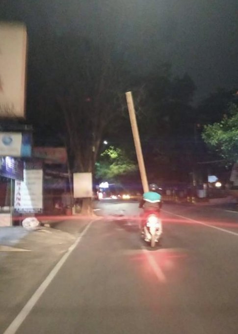 nekat bawa barang cuma pakai motor © berbagai sumber nekat bawa barang cuma pakai motor © berbagai sumber