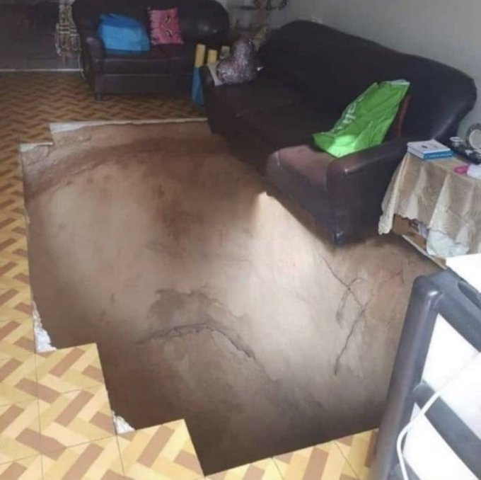 di ruang tamu momennya ngagetin © berbagai sumber