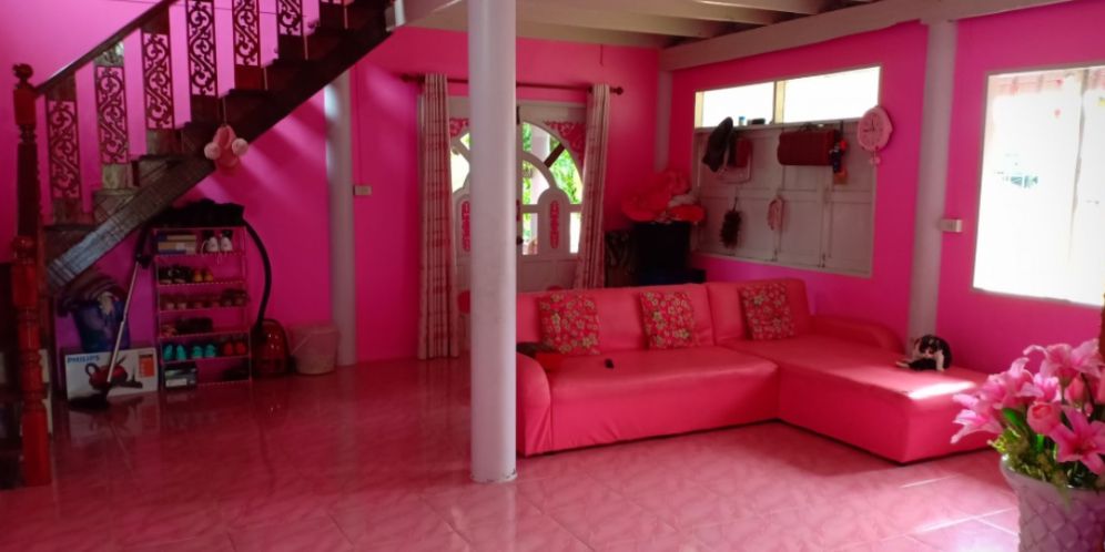 rumah serba pink di thailand © berbagai sumber