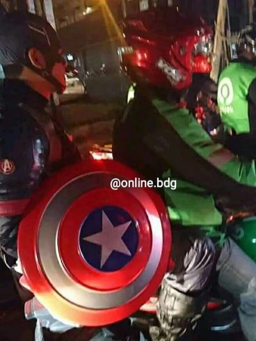 superhero lagi di jalan nih © berbagai sumber superhero lagi di jalan nih © berbagai sumber