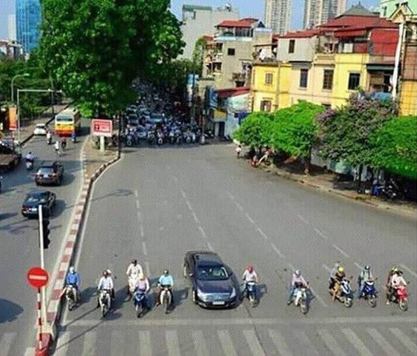 pengendara motor ogah kepanasan © berbagai sumber