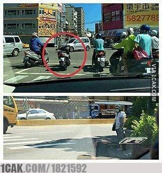 pengendara motor ogah kepanasan © berbagai sumber