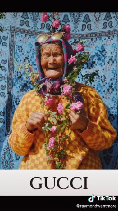gaya fotogenik nenek-nenek ini keren abis © TikTok