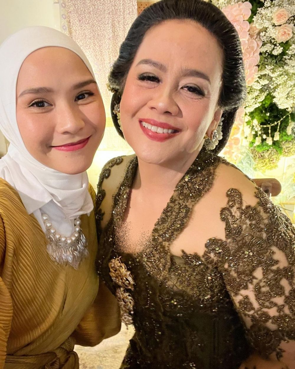 gaya seleb di pernikahan maudy ayunda © instagram