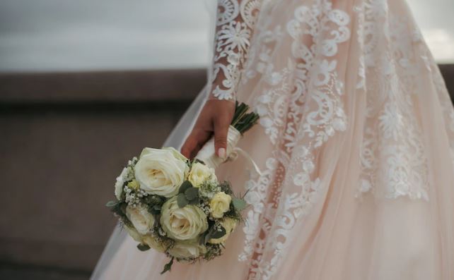 Arti mimpi memakai kebaya © 2022 berbagai sumber