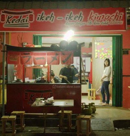 spanduk nyeleneh makanan jepang © berbagai sumber