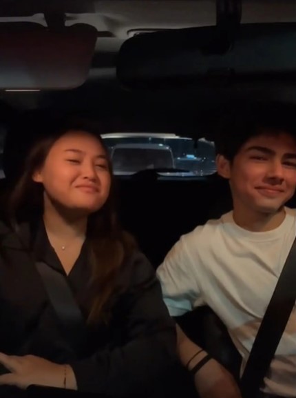 Potret romantis Andrew Kalaweit dan kekasih © TikTok